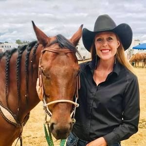 Meet your Posher, Holly